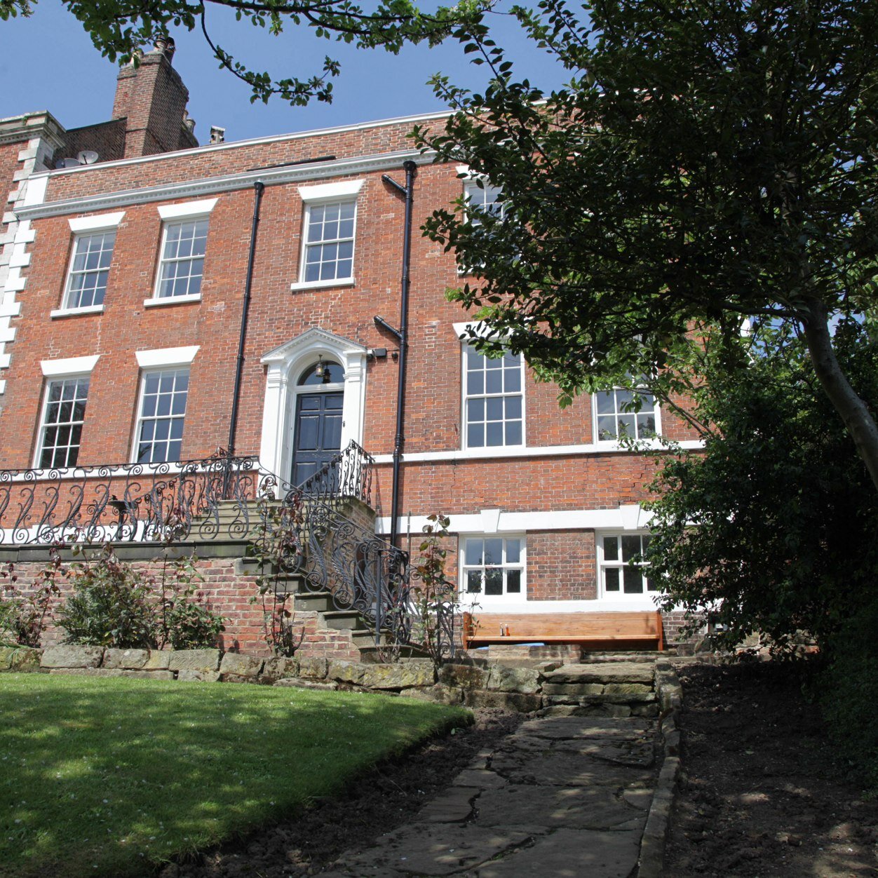 Gorgeous 6 bedroom self catering Georgian townhouse in the centre of historic Whitby