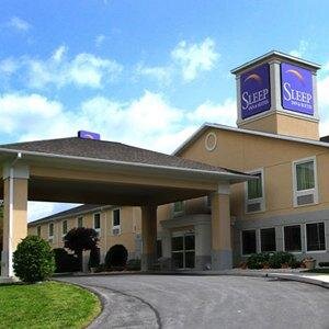 Welcome to the Sleep Inn & Suites, a Chambersburg, PA hotel conveniently located off Interstate 81 and one mile from the Chambersburg Mall.