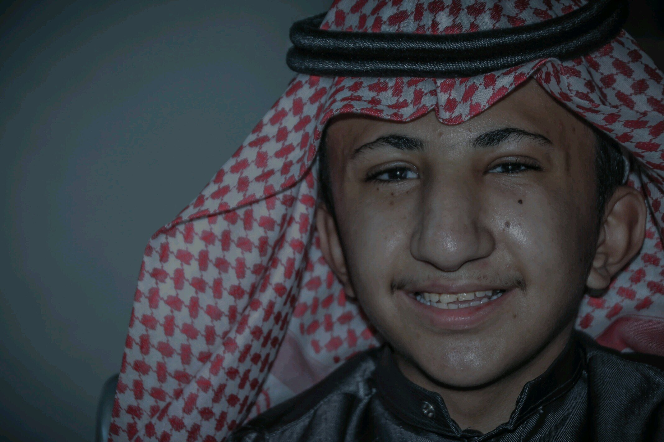 ‏‏‏‏‏‏عمري18 من ذوي الاحتياجات الخاصه مصور كاميرتي كانون و شاركت ببرنامج وش تحس بوه 5
