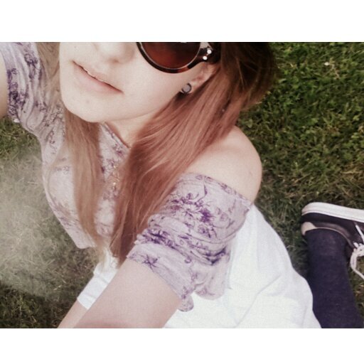 | POLISHGIRL | 14 Y/O | MY INSTA = hicuddlyy | DANCE | FOOTBALL | MUSIC |  VOLGENDJAAR RI BROEKHIN !! | FASHION | MAHOMIE | I LOVE HUGS | FRIENDS | CRAZYGIRL |