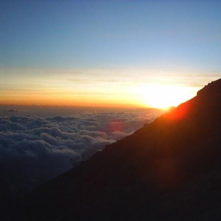 munawarya_aceh's profile picture. hidup yang singkat dan penuh makna