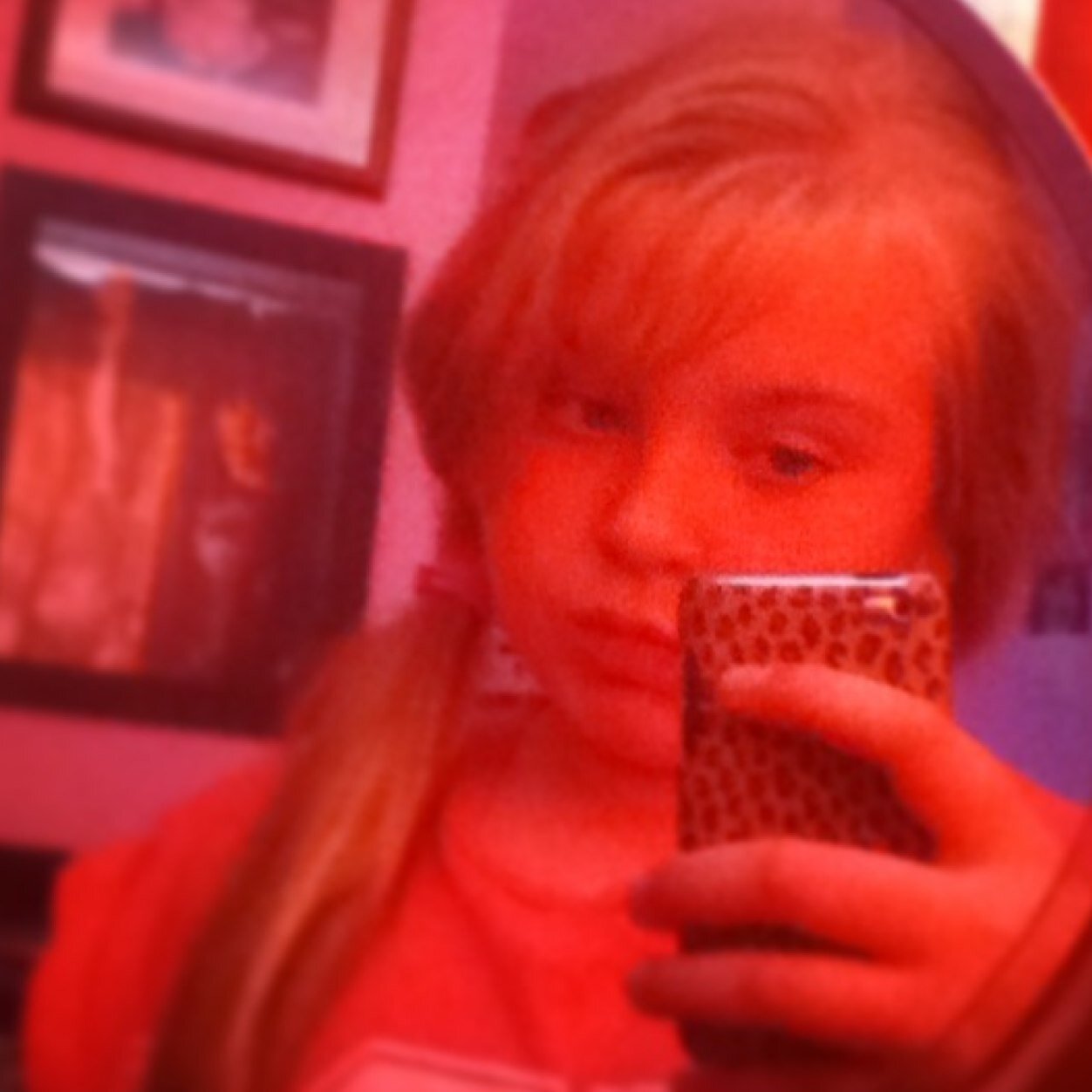 Shannon fan of one direction love niall? Teen and love to chat and love pop xx Also single x got kik : shannonmary21 xx