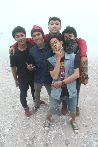 Love Photography, Musicians, improvisation, Composser, And Computing | MBI (Neztovero) | Akamigas Balongan | Guitarist of GoodNightFriday |