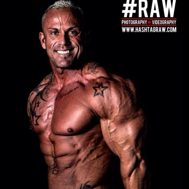 Bodybuilding Champ, Personal Trainer, ActiveChannel presenter &owner of KrunchGym
Sponsored by @musclefinesse @musclemeat @udoschoiceuk @eggnation @7bulletproof