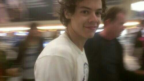 vogliamoo's profile picture. non seguitemi su questo profilo ,ma in questo @need_zayn Grazie♥