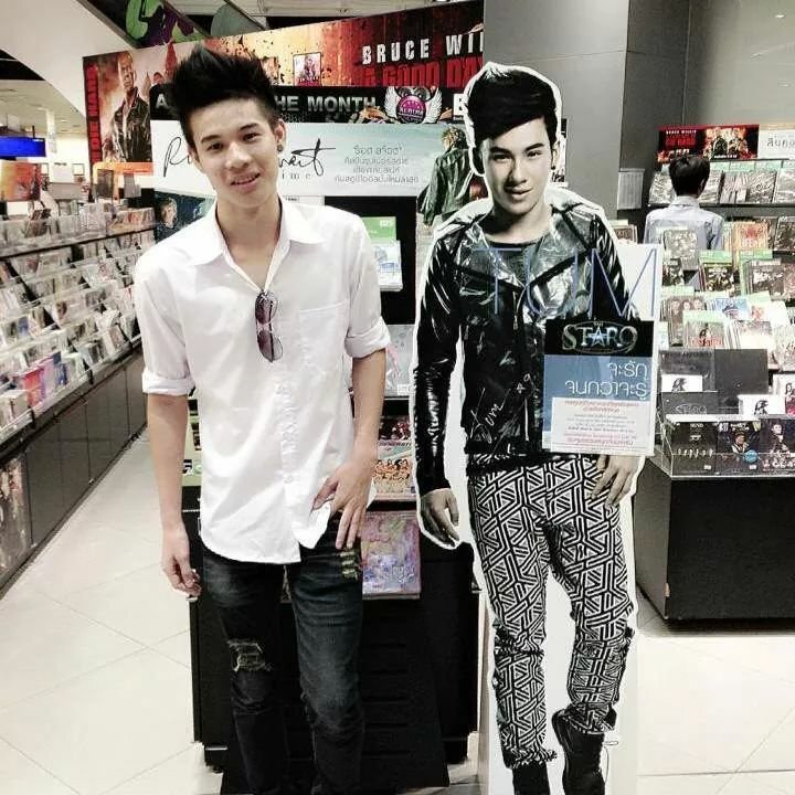 My nAmE is FaIi FoLloW mE I fOlLow bAcK!!  line:faii_gun