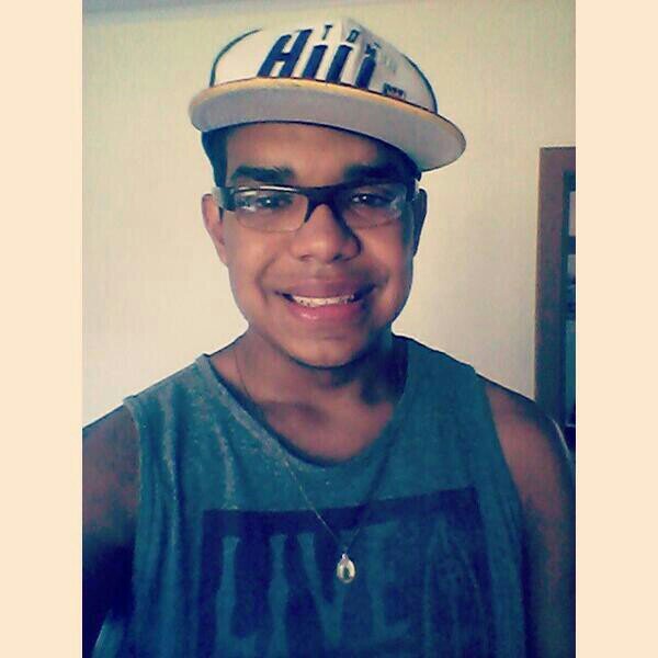 Diante do fim da vida não abro mão, quero a bandeira do Inter no meu caixão ♪