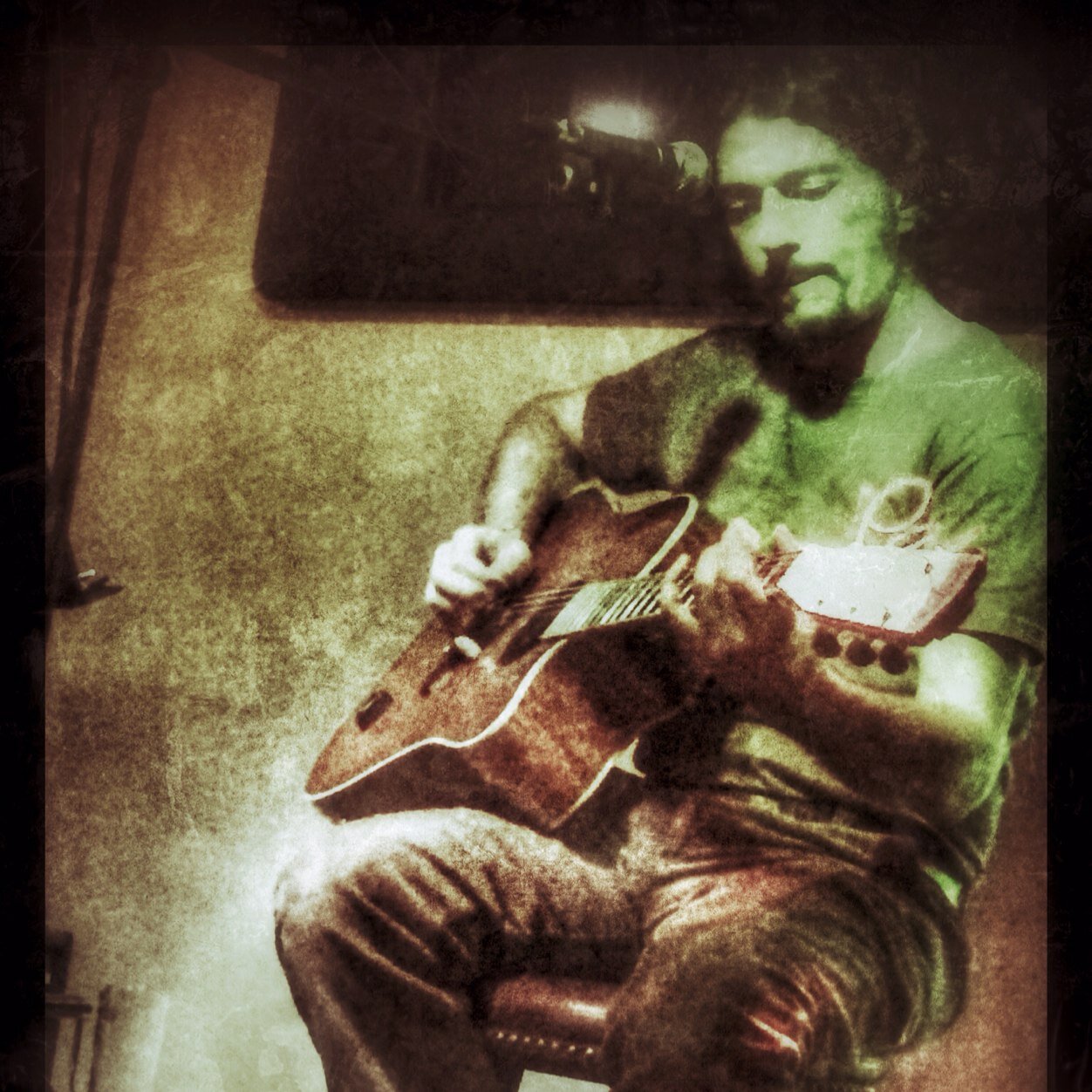 Sicilian Singer/Songwriter based in Piedmont, Italy - Also teaching Physics and more subjects, Chess & Music.
http://t.co/6AsztxcK1Z