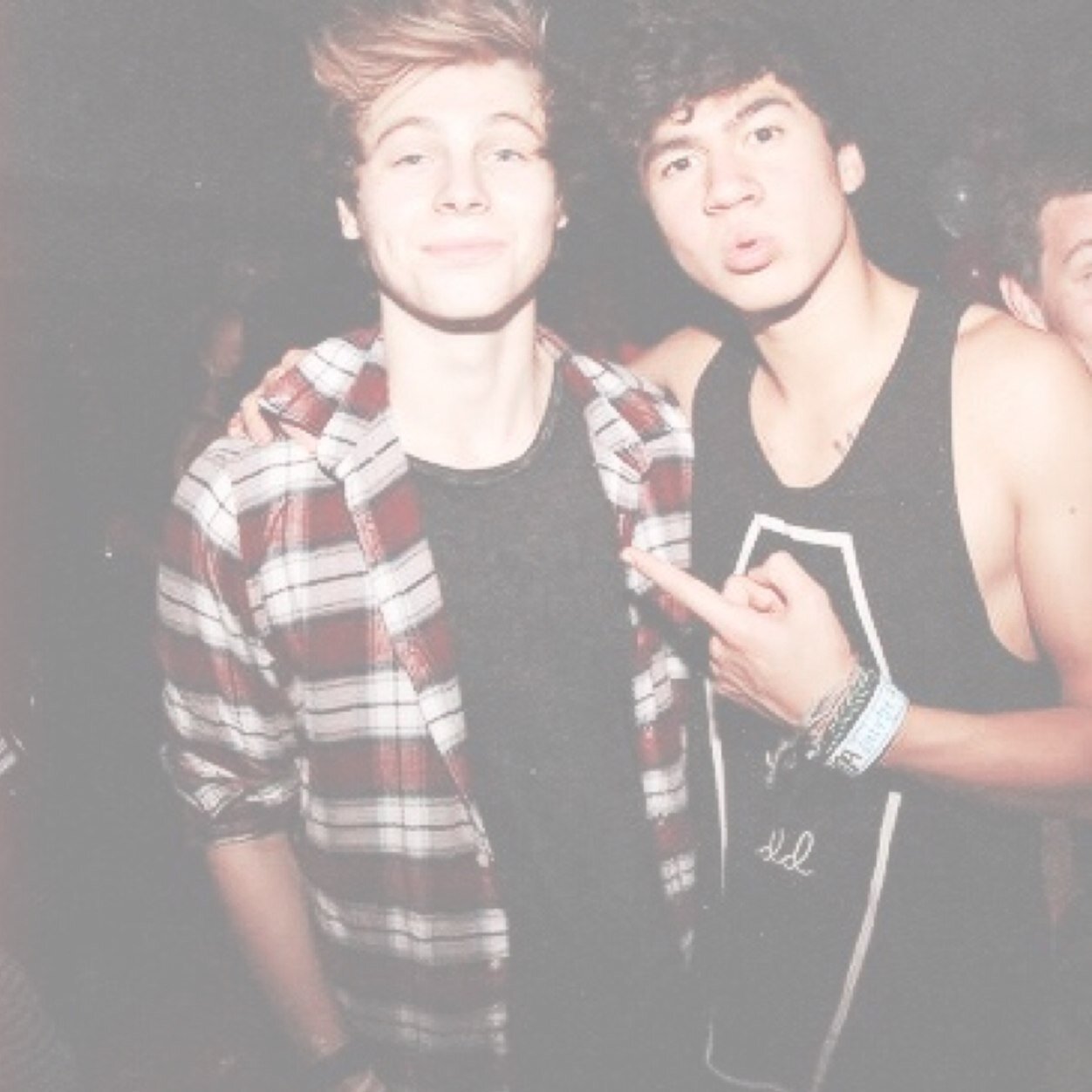 follow @daydreamingmuke // hey  please check out my bands YouTube channel :) https://t.co/MqWseZ7aFS