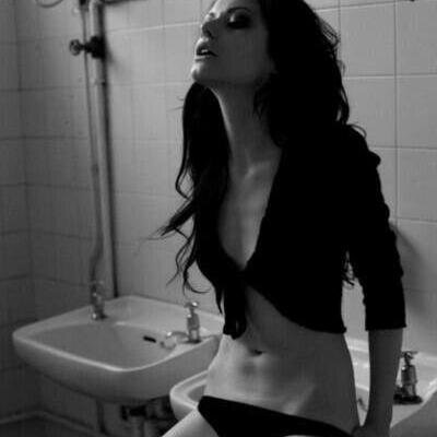 depression // anxiety // lonely // broken // alone // anorexia // pro-ana // dutch