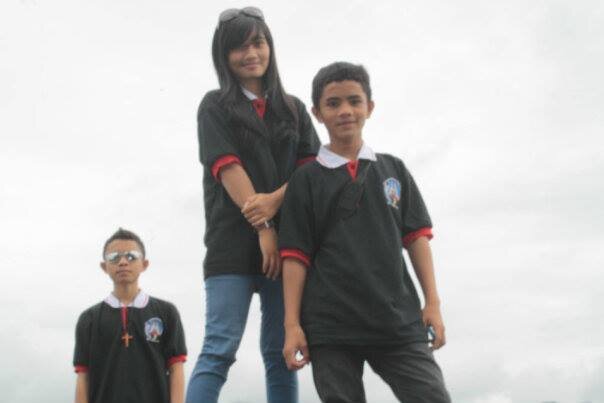 Smpn 1 lamasi. Ketua osis smpn 1 lamasi. Agama kristen. aktif dalam kegiatan gereja. Kelas 9.u