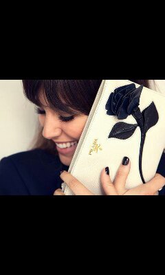 ClaudiiaS_WL's profile picture. 22. Amo a mi hermano como a mi propia vida, vivo con él ahora. Soy divertida y un poquito tímida al principio. me gusta mucho las ciencias.         #Waverland