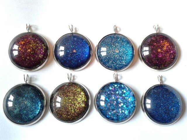Hi my name is Tiffany Cross and I'm starting up a jewellery business - Irisa Jewellery. Hand made and designed by me. http://t.co/LK4OU4Xqhy