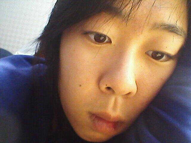 감성적 이성주의자
글을 잘 쓰지도 못하고 말도 잘 못하는 이론형 인간
원칙. 상식이 통하는 세상과 반칙이 없는 세상을 꿈꾸는 사람
사회생활 초짜