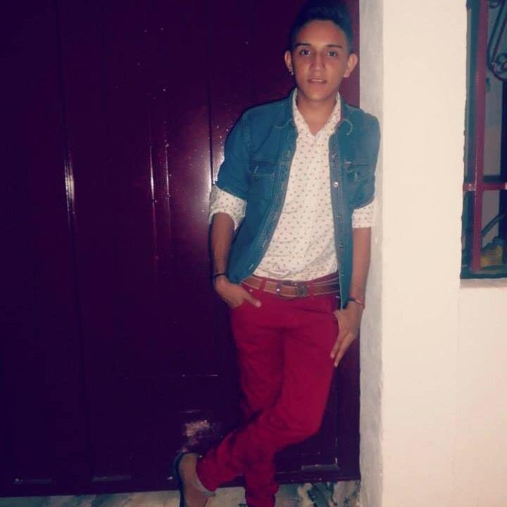 MS♥  Tratable, Pacifico ♥ Odioso un Poqiiito nah mas -.- 
http://t.co/R2CIzOyJ10
Perfecto 3 :$ Twiteame..! :D