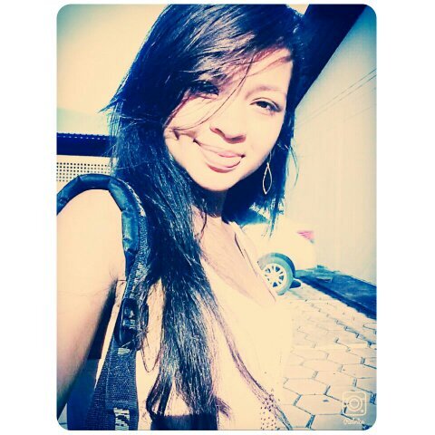 Tão delicada quanto um coice de mula.

Instagram e Snap: srt.gomes ( Sigam e adicionem :* ) rs