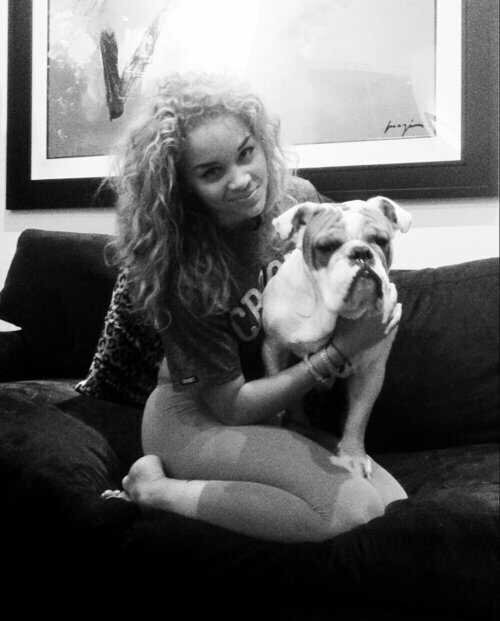 VivaciousBleu's profile picture. 'Words nourish the soul.'