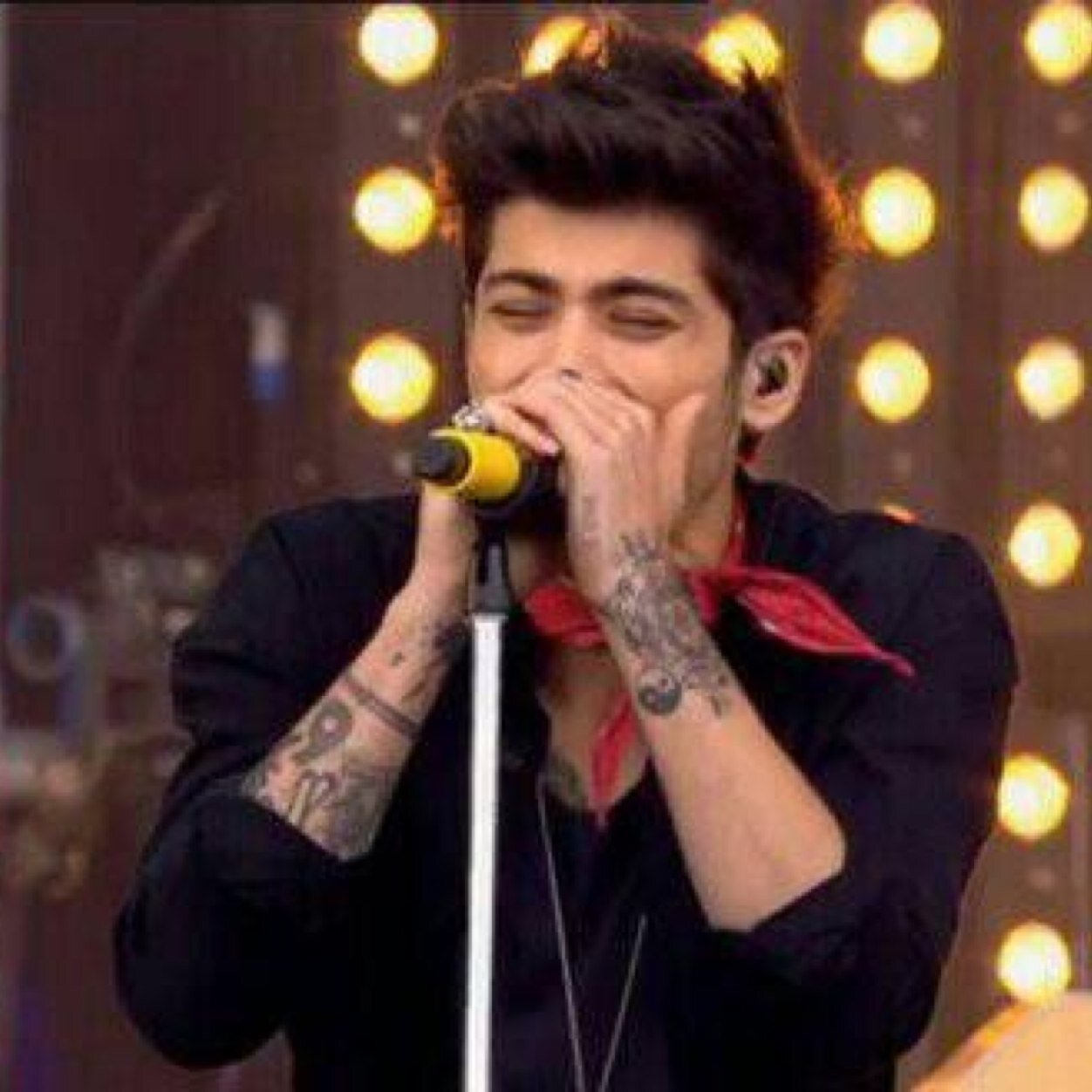 ask for a follow back on @raybanzouis