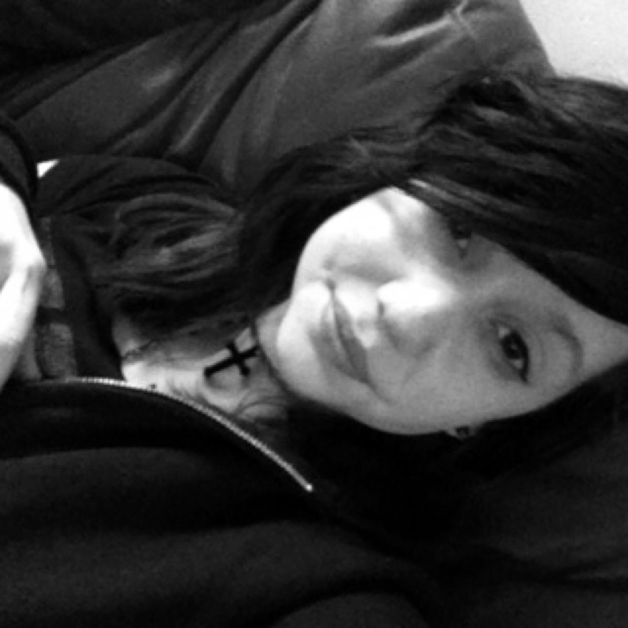Love motionless in white have the bet bf ever in a band sing play trumpet 
Goth
Fav color black
Fucking crazy