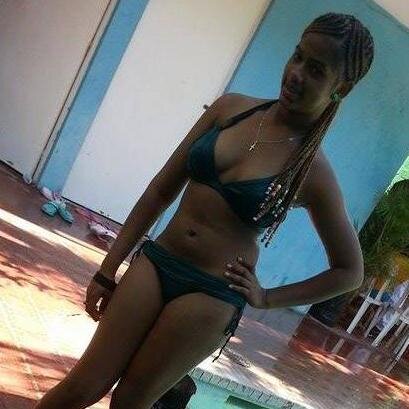 Divertida, Simpatica, Amante De La Musica, Enferma Con El Chocolate.. Sigueme & Te Sigo!