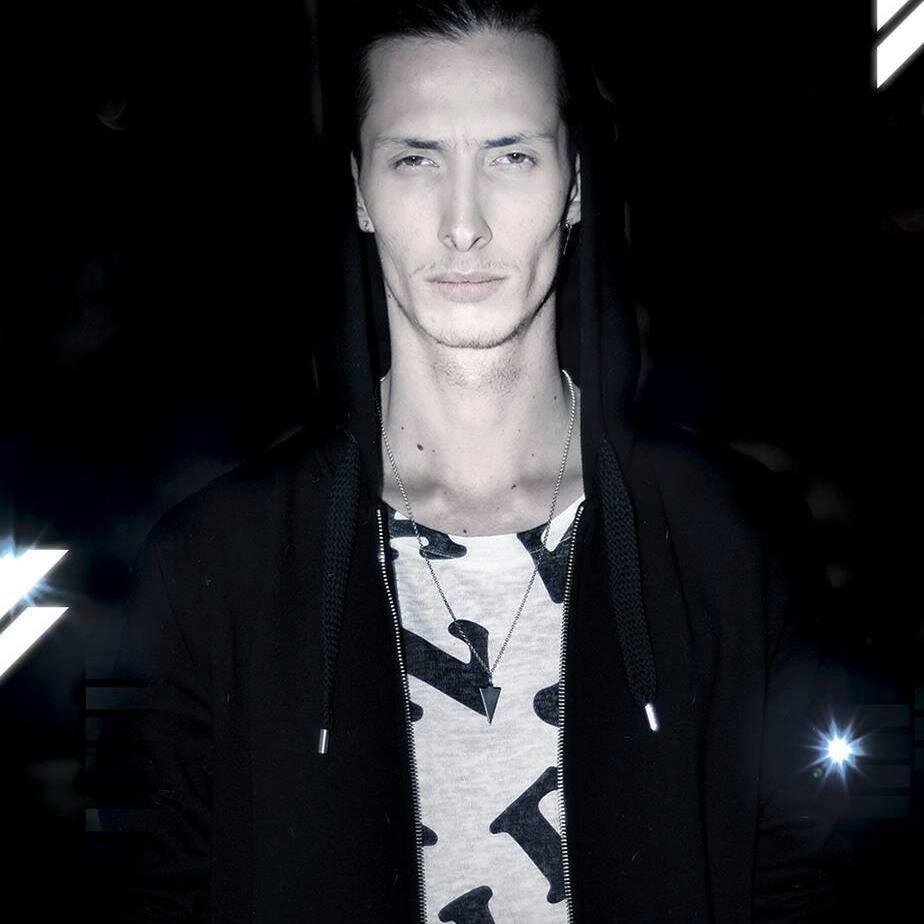 rodriguezsan92's profile picture. Techno en las venas, 21, comunicación social.