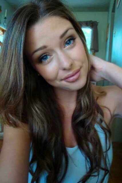 Hii! My name is Mikayla-Ava-Sage ! I'm 17 and I love One Direction and Cimorelli :) I've got 7 sisters and 2 brothers ♡