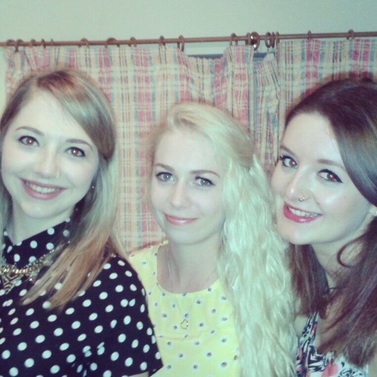 CharlotteEFL's profile picture. I'm Charlotte.International Relations and Politics at Portsmouth Uni. Massive nerd (y)