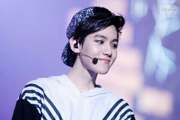 _luhan1's profile picture. FREE FOLLOW BITCH