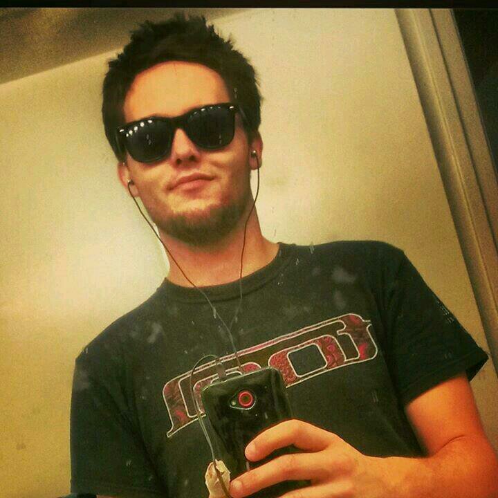 empyre90's profile picture. Carpenter looking to finish my bachelors degree in civil engineering, architectural design or maybe business management and start making some real money