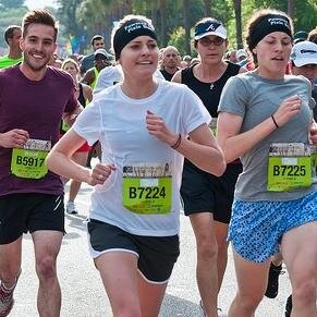 IJustWant2Helpp's profile picture. 