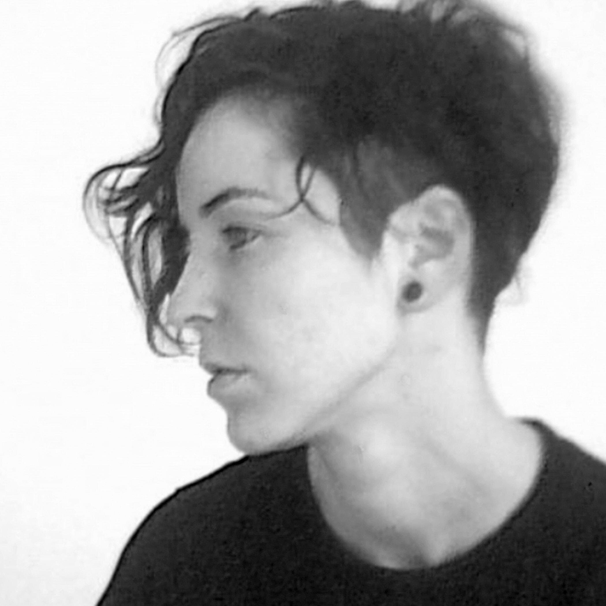 PrinzAnna's profile picture. Architektur, Alltagsfeminusmus, Karlauer und n bisschen Tatort. Queers & Guitar