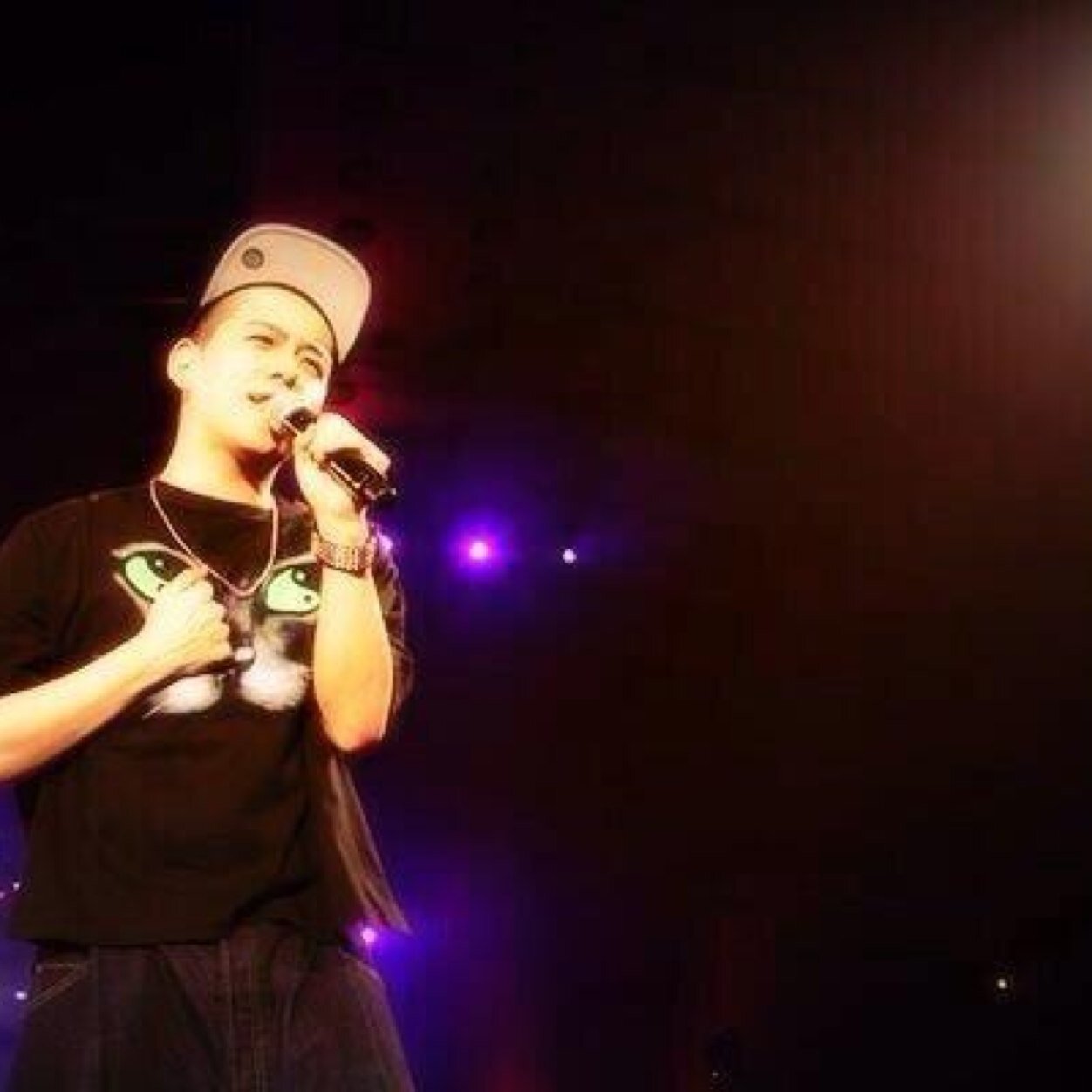 清水翔太歌詞 何度目かの喧嘩の時 君は泣いてた でも好きと言った いくら泣き叫んだって 大人になんてなれなくて 幸せになれるかだってわからない 強がってみるけど 偽りはひとつもないよ 僕はただ 君を愛してるだけ アイシテル