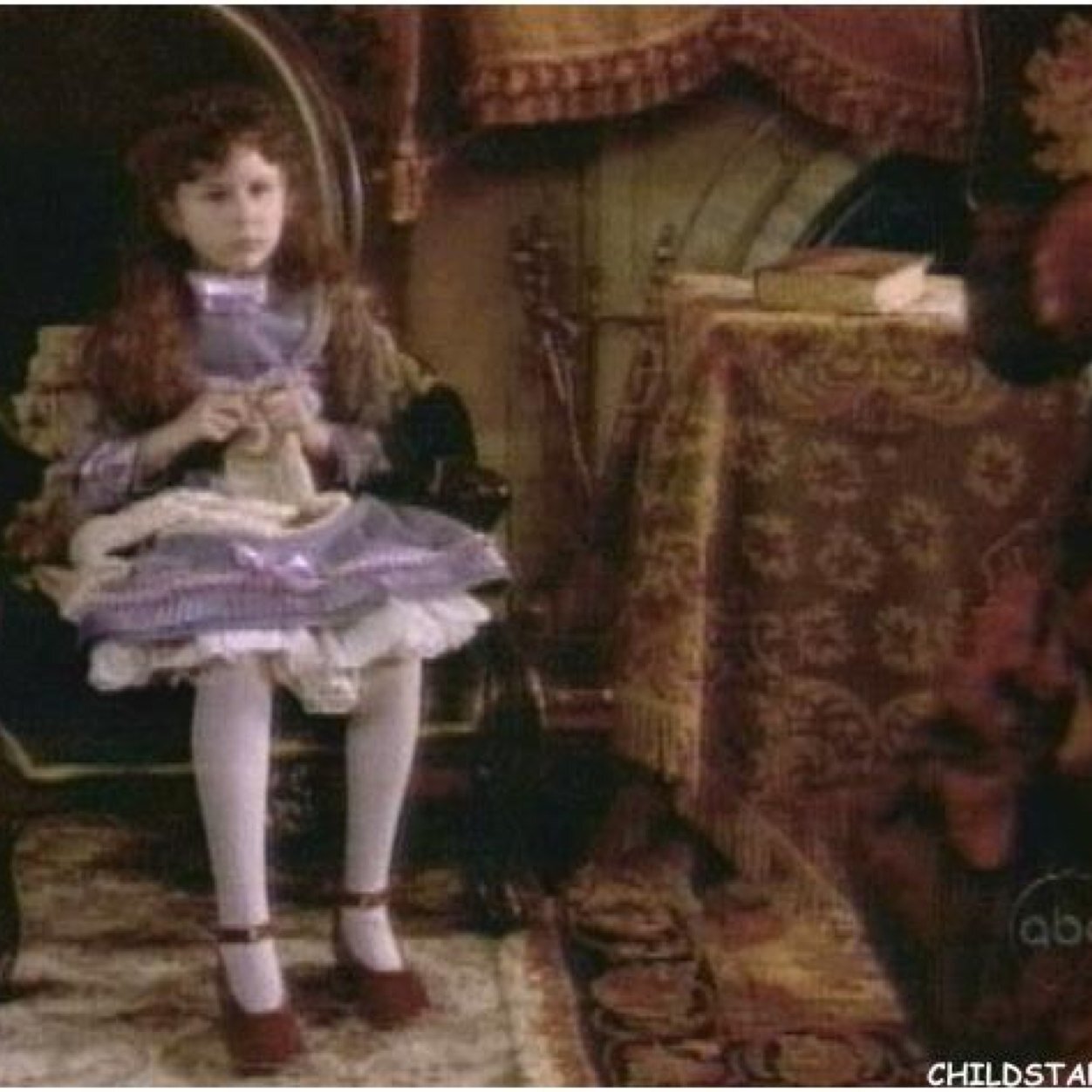 Daughter of @jeanvaljeany and @motherlyhelene fourth of nine children.