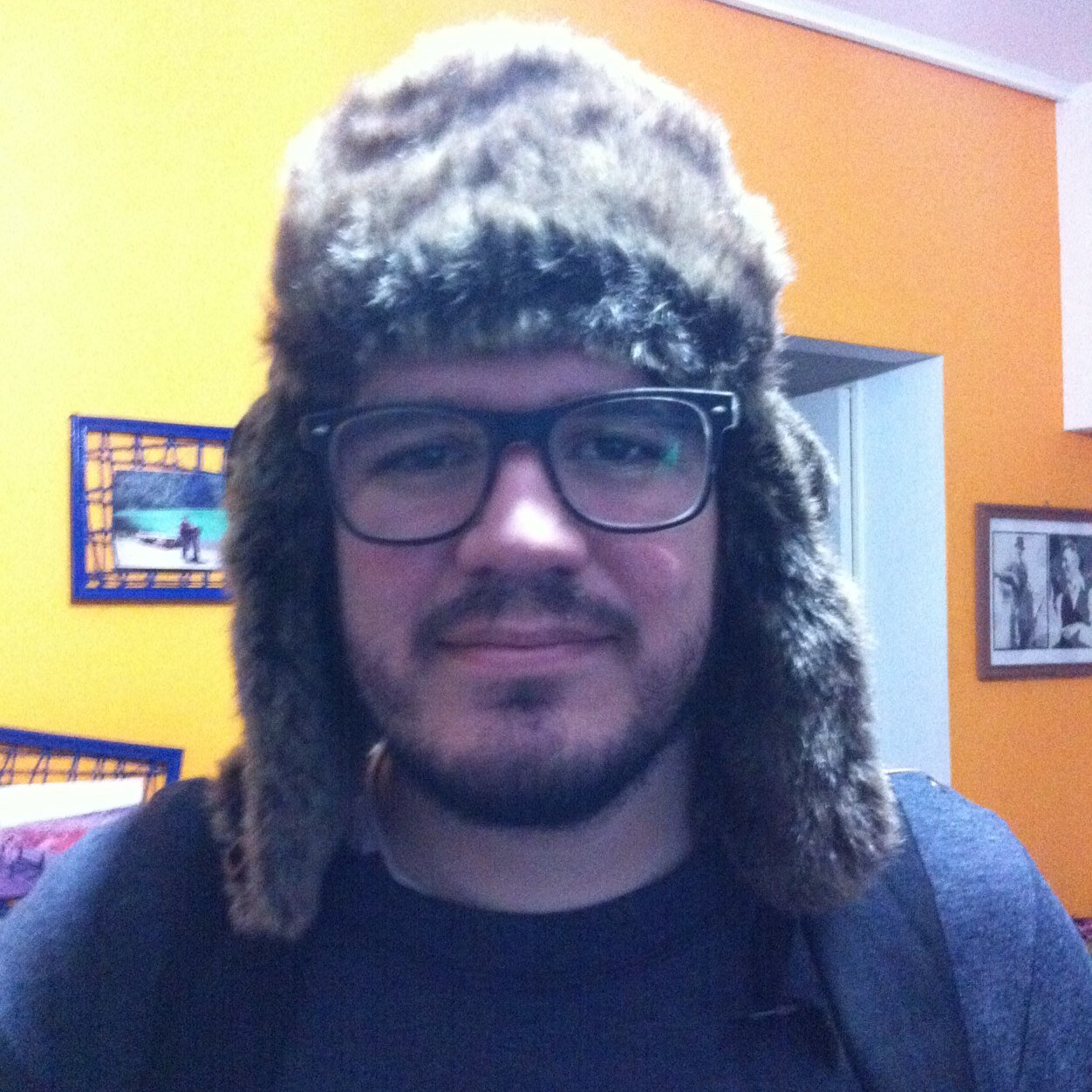 Cococho_'s profile picture. Gerardo Barberán Aquino. Autor de tv. Fox Life, Utilísima. Director de contenidos de #TheUMixShow en Disney Channel. No explico los chistes.