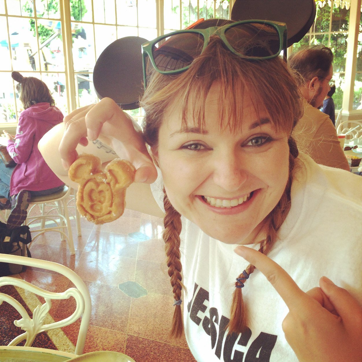 jessicachenow's profile picture. Radio producer, mother, geek and Bachelor lover. Host of #LeaderoftheClub podcast on Apple podcasts or wherever you get your podcasts. she/her