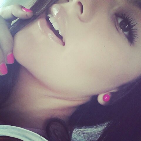 ∞   girl who likes fashion 	∞