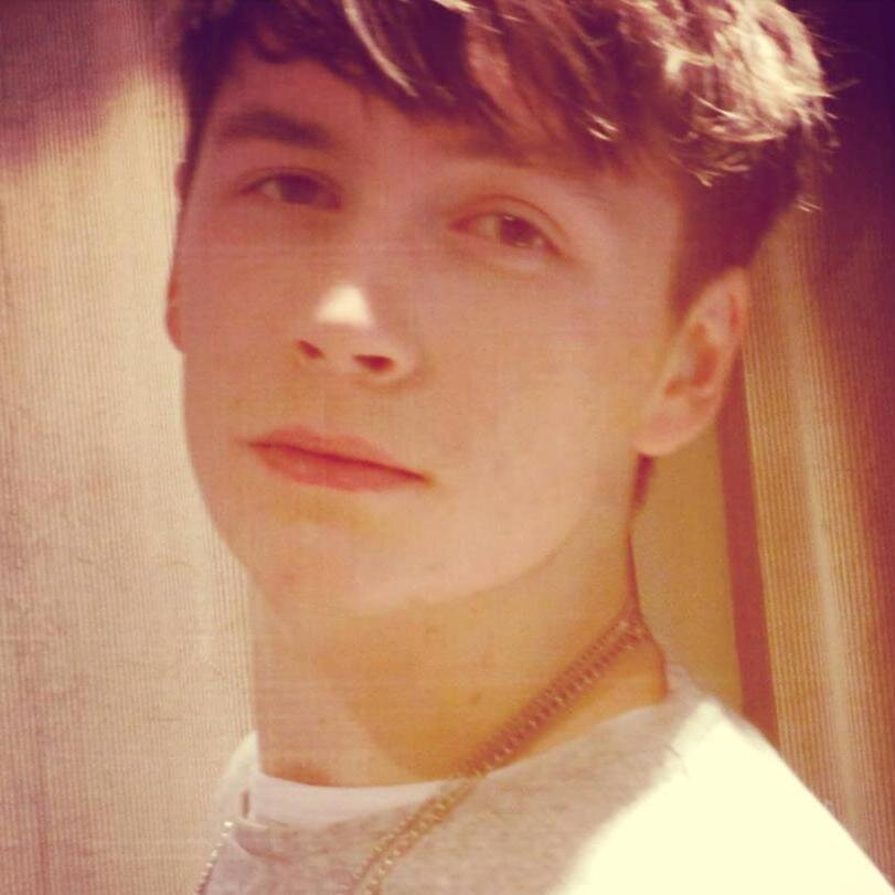 《1st official account for @TheMickyParsons in Barcelona》Massive supporting to him from Spain ♡   [Met in London 30.03.13] I'm Carol @ijusthappily ♥