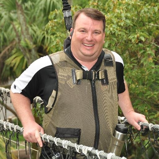 Chicago native and Senior Director at Alvarez & Marsal living outside Orlando.  Husband and father of two great girls.