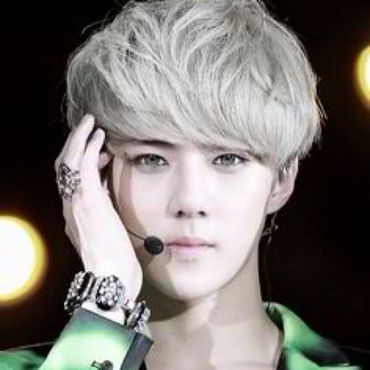 SeHun is my King♚. LuHan is my Queen♚.