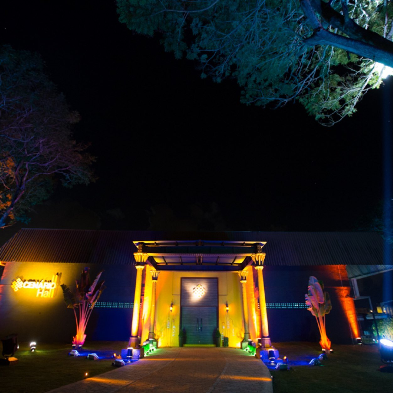 Casa de Eventos localizada dentro do Parque de Exposições de Carapina (ao lado do Saloon), Serra/ES
(27) 3138-8867