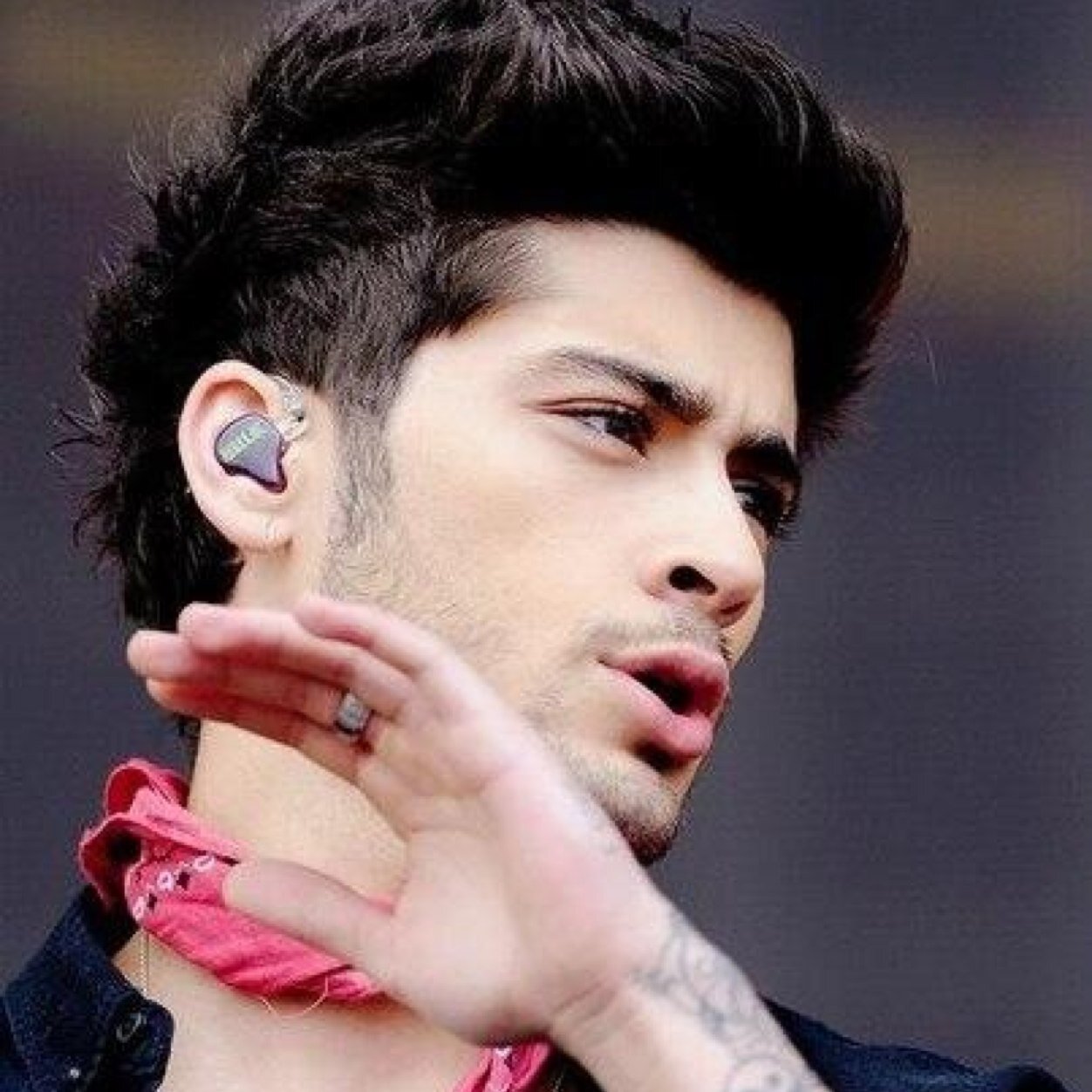 ask for a follow back on @raybanzouis