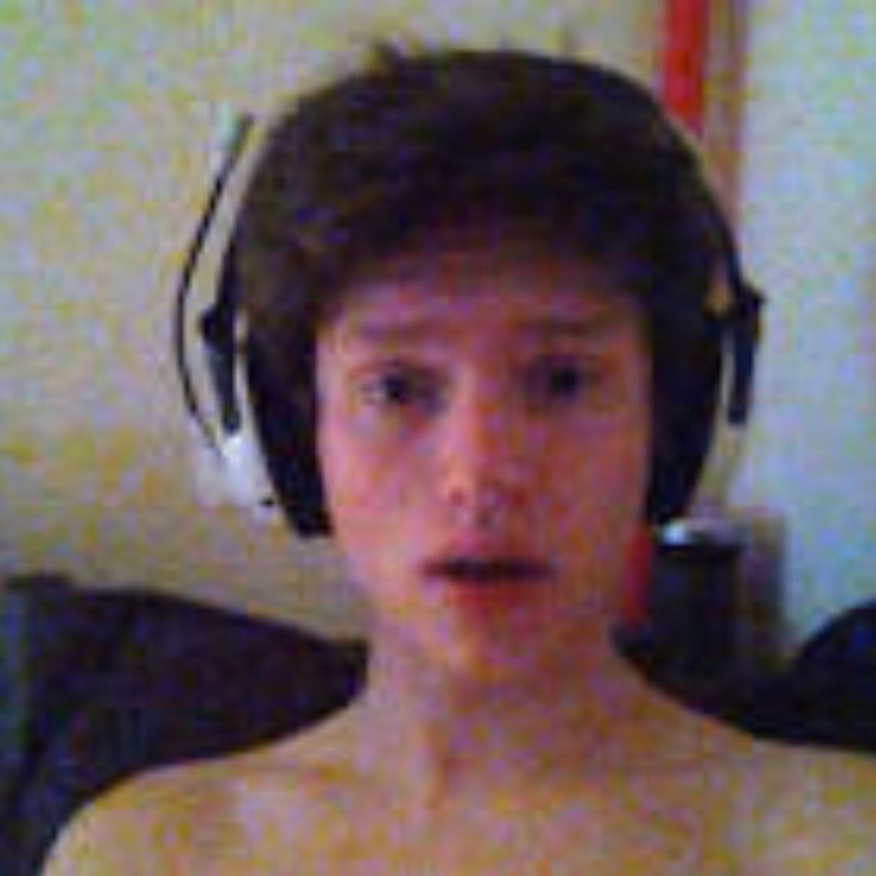 RMantal's profile picture. Just a normal 17 year old , love my guitar and car