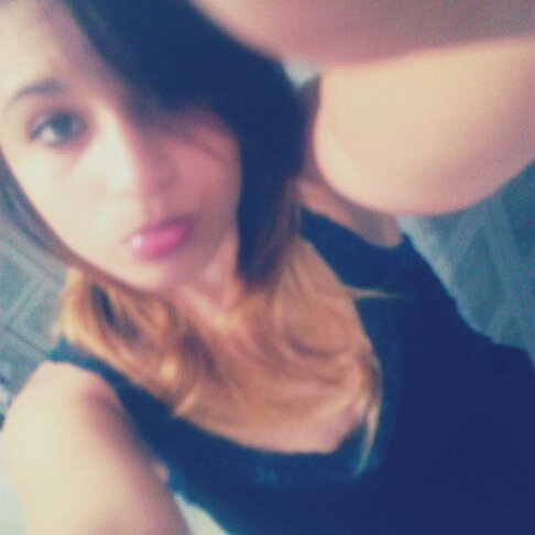 uma menina carente que só quer ser feliz . nao me importo com oque pensan ou falam de mim ,,quem quizer me conhecer ~~http://t.co/wuGNtZ5M