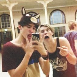 lachxtadecalum's profile picture. me gusta un chino                                   1d,5sos,mc,jb,dl