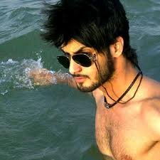 Moni_i92's profile picture. ‏‏‏‏‏‏‏‏‏‏‏‏ترا عيب الآنفولو كبرنا على هالحركات