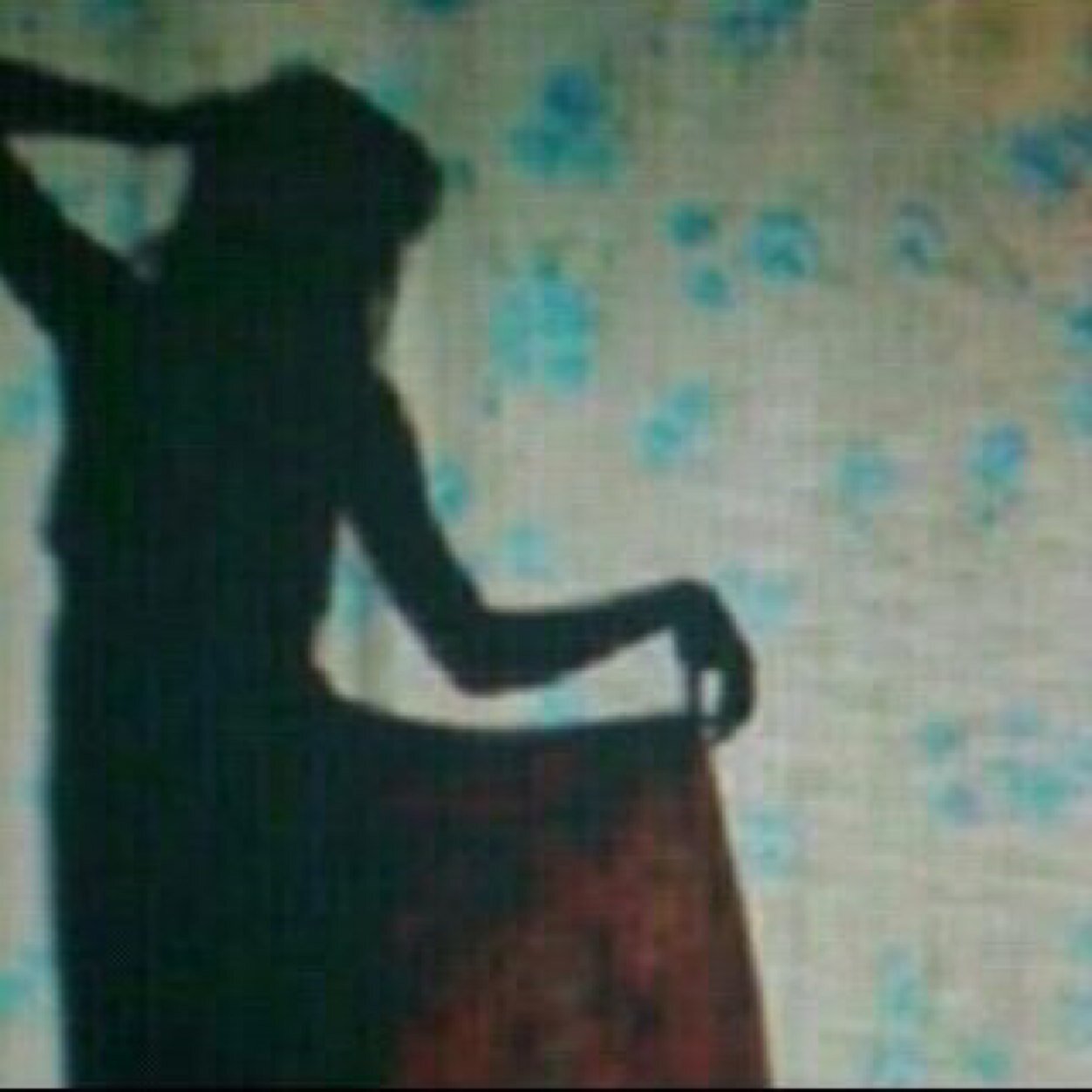 ‏مو شرط من يكتب غزل يعني يحب 
كـل شي ب الزمن ، ، ، ، صـار خيال  

هذا انا اكتب ، ، غزل و اكتب عتب
 واترك قصيد ، تثير ضجاته جدال .