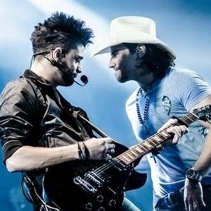 Meu porto seguro.Minha inspiração.Meu motivo a mais para viver são vocês!!! @MUNHOZ_FRANGO e @Mariano_MeM