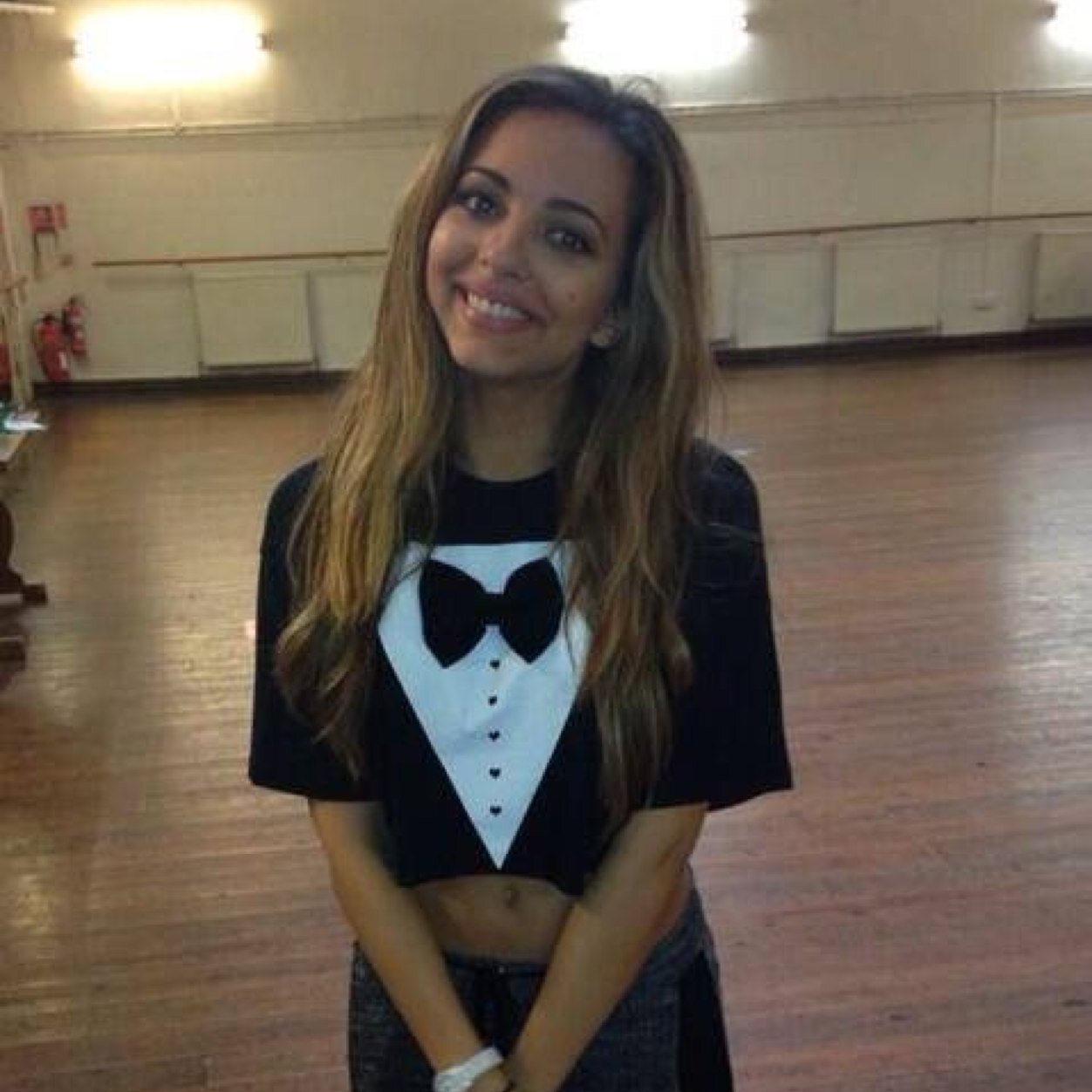 1/4 of Little Mix :) that can not write
