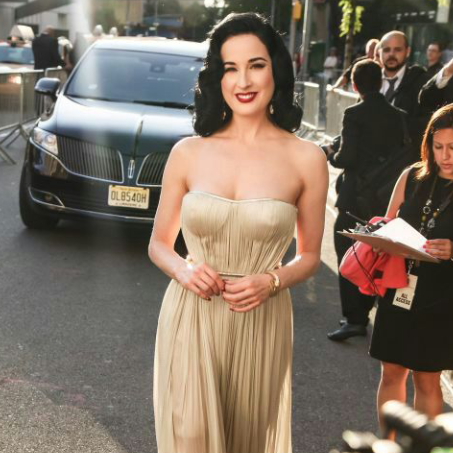 wanttburlesqued's profile picture. Vintage lover,fan @DitaVonTeese, artist, flour rebel, poet erotic...and dreamy perfect woman, fan yaoi. fandom.