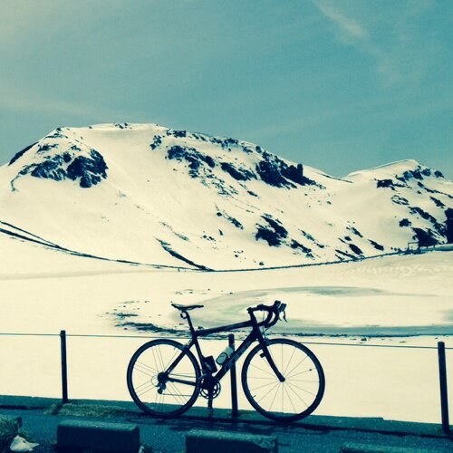 飛騨高山で、ロードバイクやクロスバイクが好きでときどき走ってます。ギター、ウクレレもたまにポロンポロンしてます♪JとB /DEPAPEPE / 山弦 などアコースティックギター全般好きです♡ youtubeは演奏動画など良かったらみてください♪